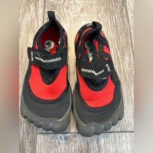 Newts Water Shoes- Size 9/10